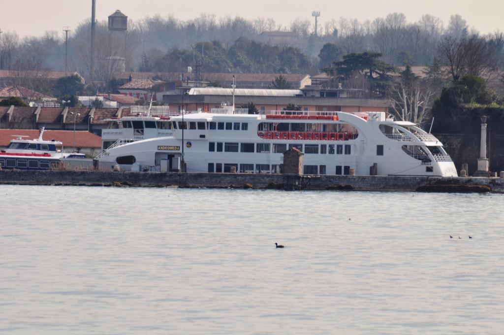 Apartamento La Rosa del Garda Peschiera del Garda Exterior foto